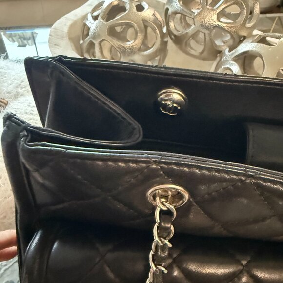 Chanel Black Leather Tote - a classic AUTHENTIC 100% - Picture 11 of 16